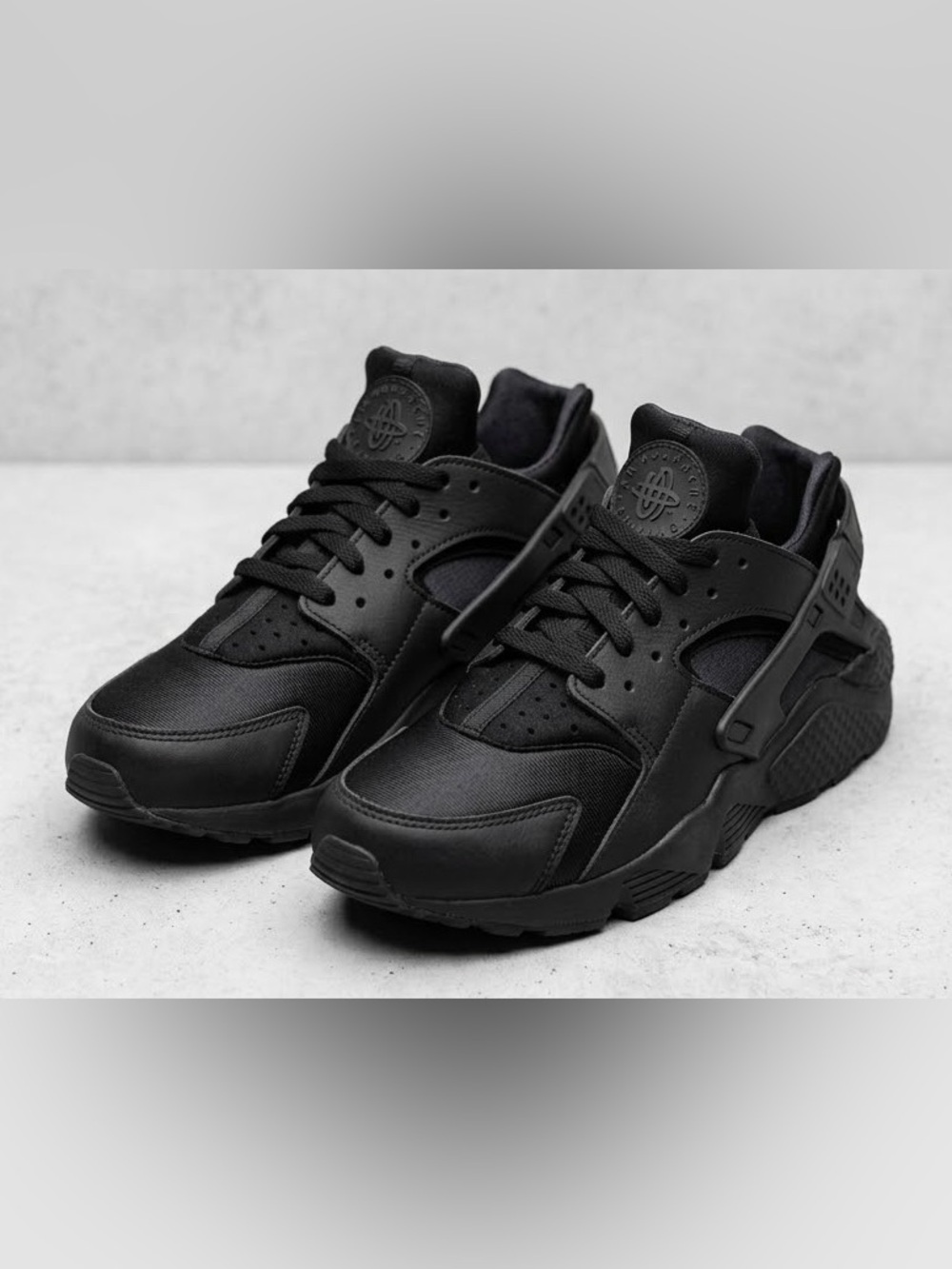 Black Nike Air Huarache